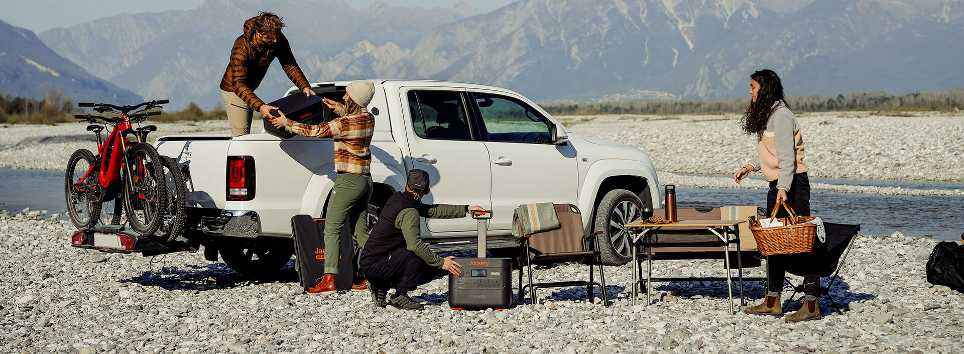 Jackery Explorer 2000 Plus